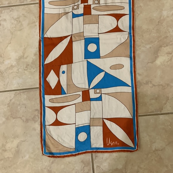 VERA NEUMANN | Vintage silk Mod Scarf - Picture 3 of 8